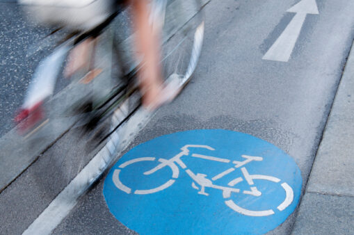 Radfahrer am Radweg